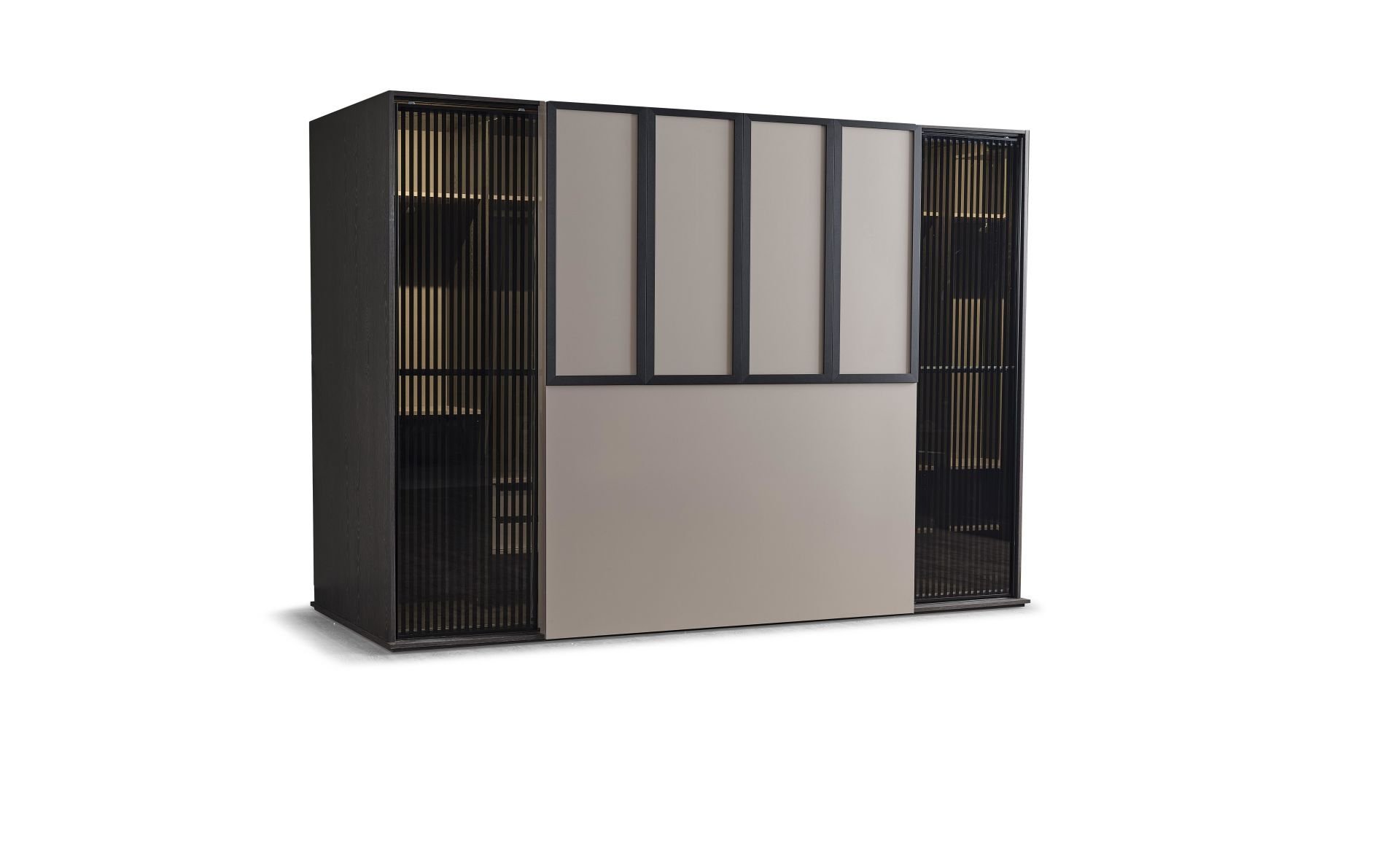 SUIT GİYİNME DOLABI