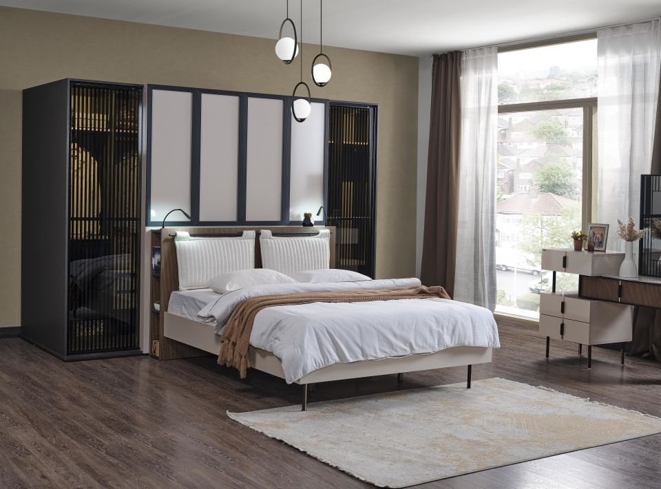 SUIT GİYİNME DOLABI